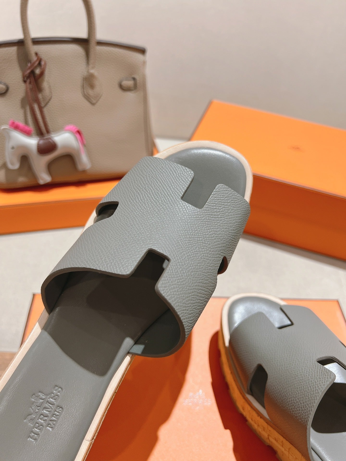 HM 25S HIGH WEDGE SANDALS IN LIGHT GREY LAMBSKIN STYLE 9