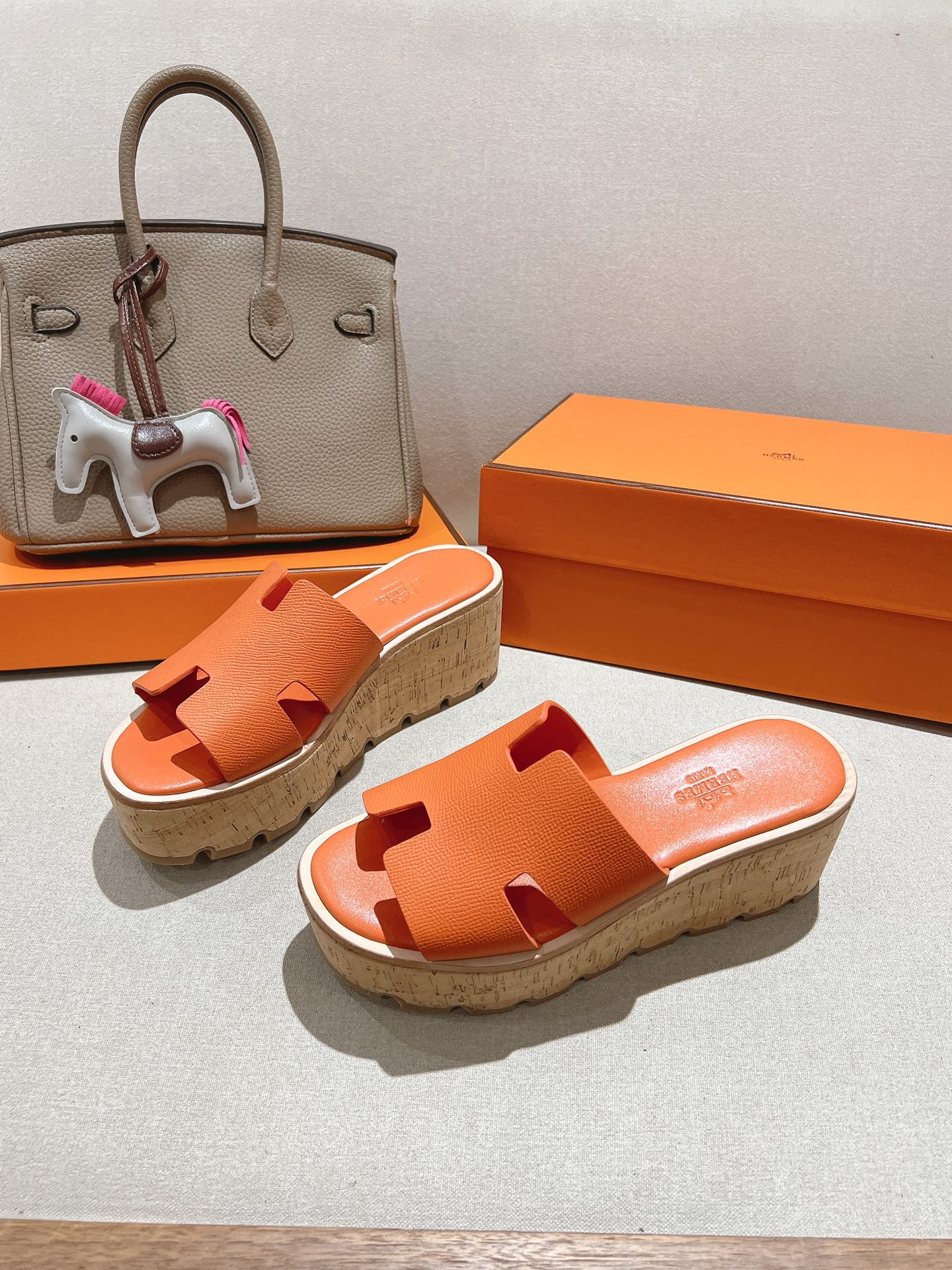 HM 25S HIGH WEDGE SANDALS IN ORANGE LAMBSKIN STYLE 4