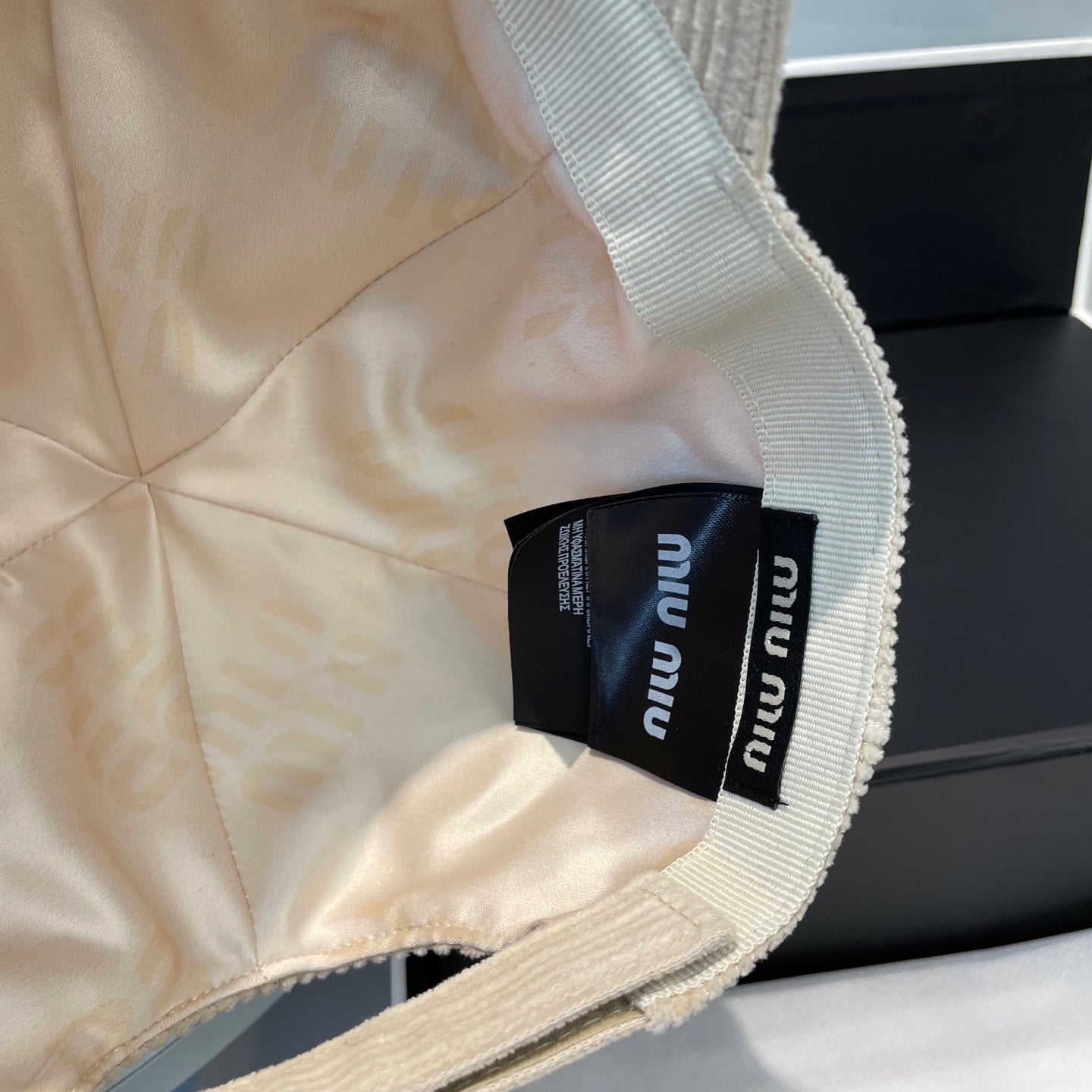 MM BASEBALL CAP IN CREAM WHITE VELVET