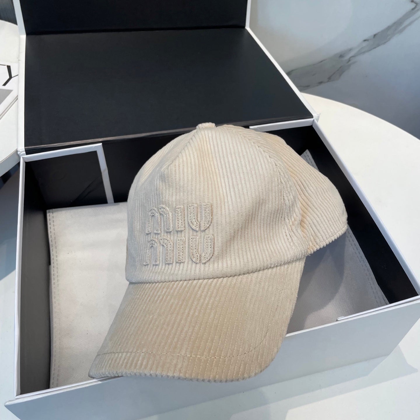 MM BASEBALL CAP IN CREAM WHITE VELVET