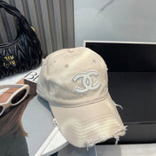 BASEBALL HAT IN SMOOTH BEIGE JEAN 672994