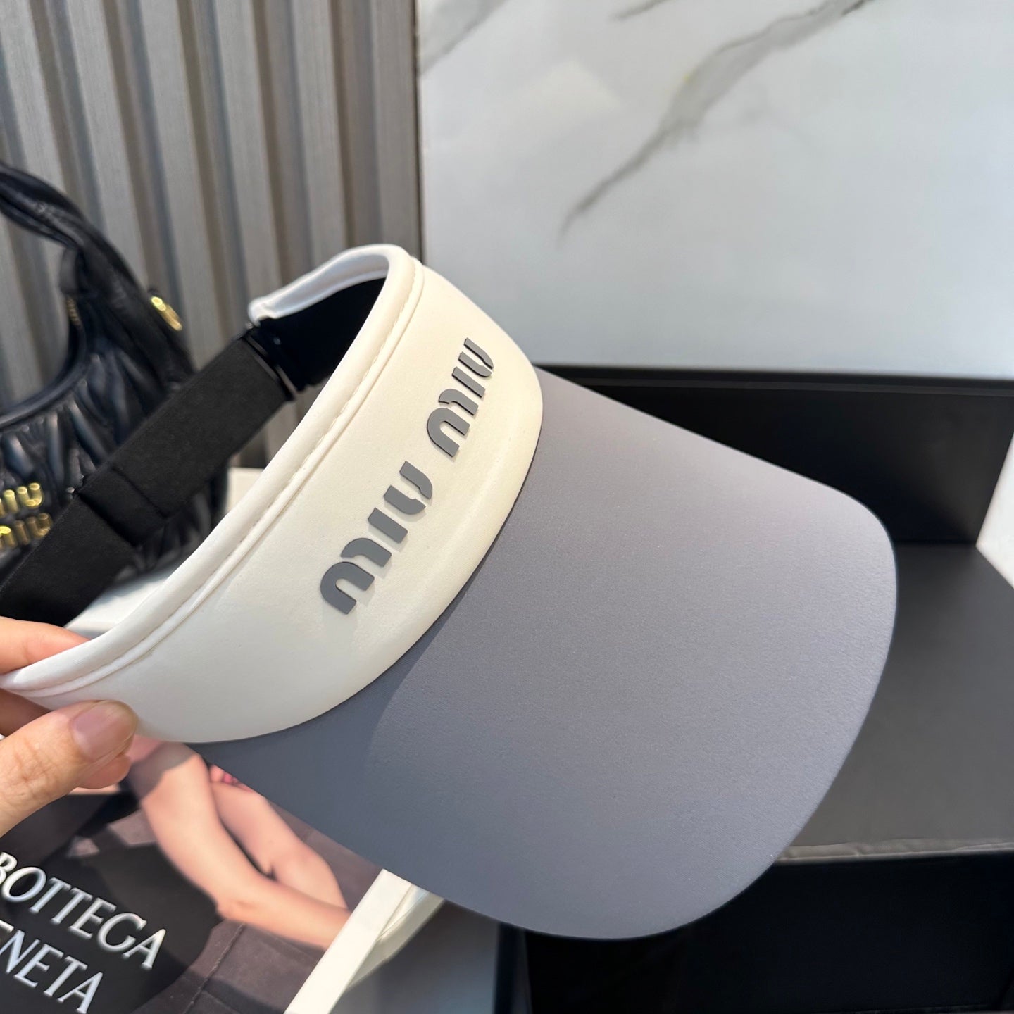 MM SPORT VISOR CAP IN GRAY MIX WHITE FABRIC