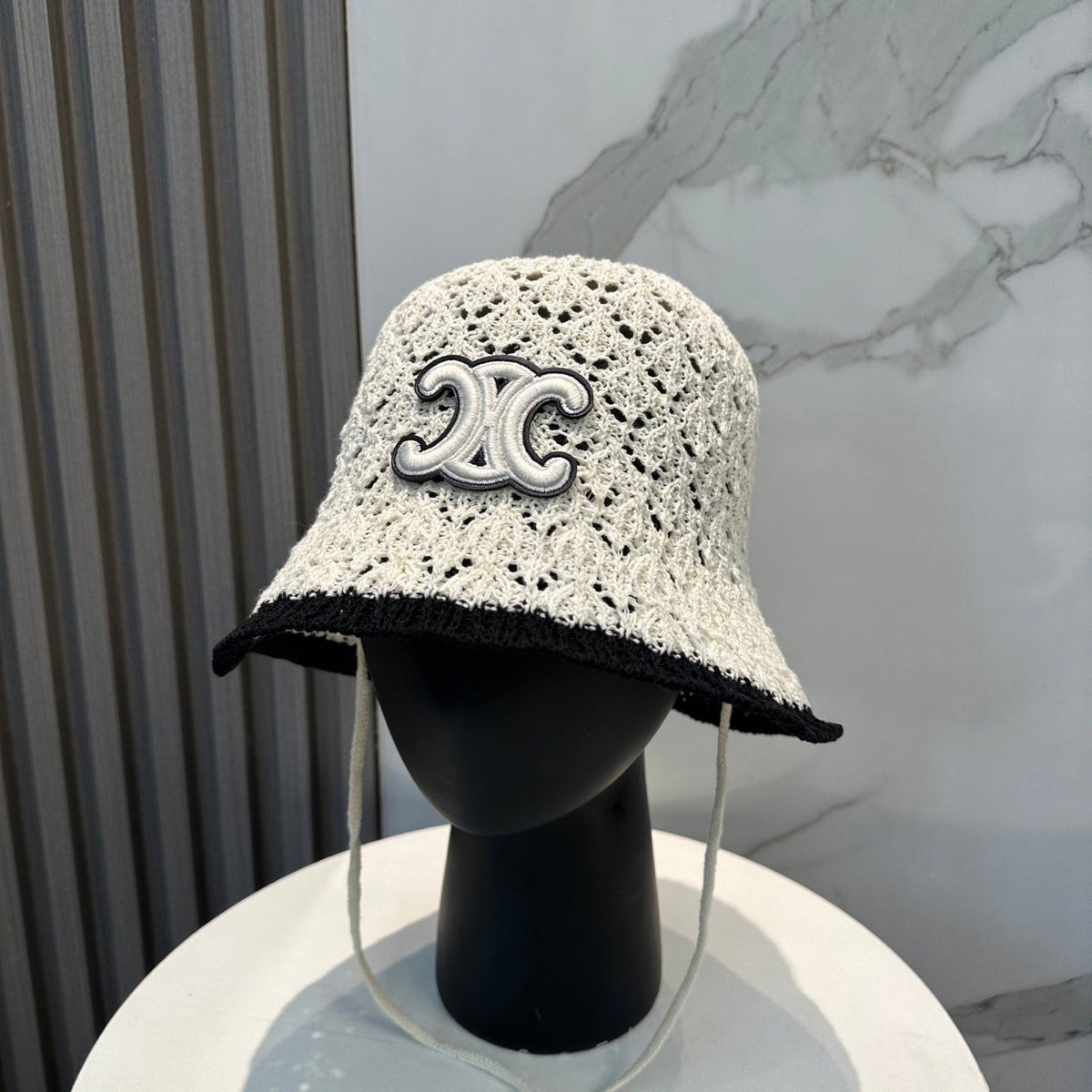 BUCKET HAT MODEL 652272 IN BLACK AND WHITE CROCHET