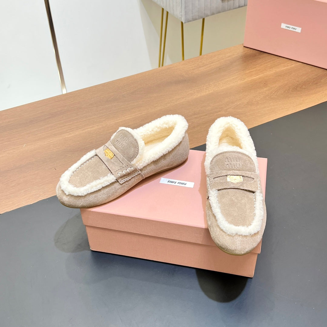 LOAFERS IN BEIGE SUEDE AND WHITE SHEARLING TRIM