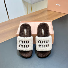 WOOL SLIPPER WHITE AND CHOCOLATE