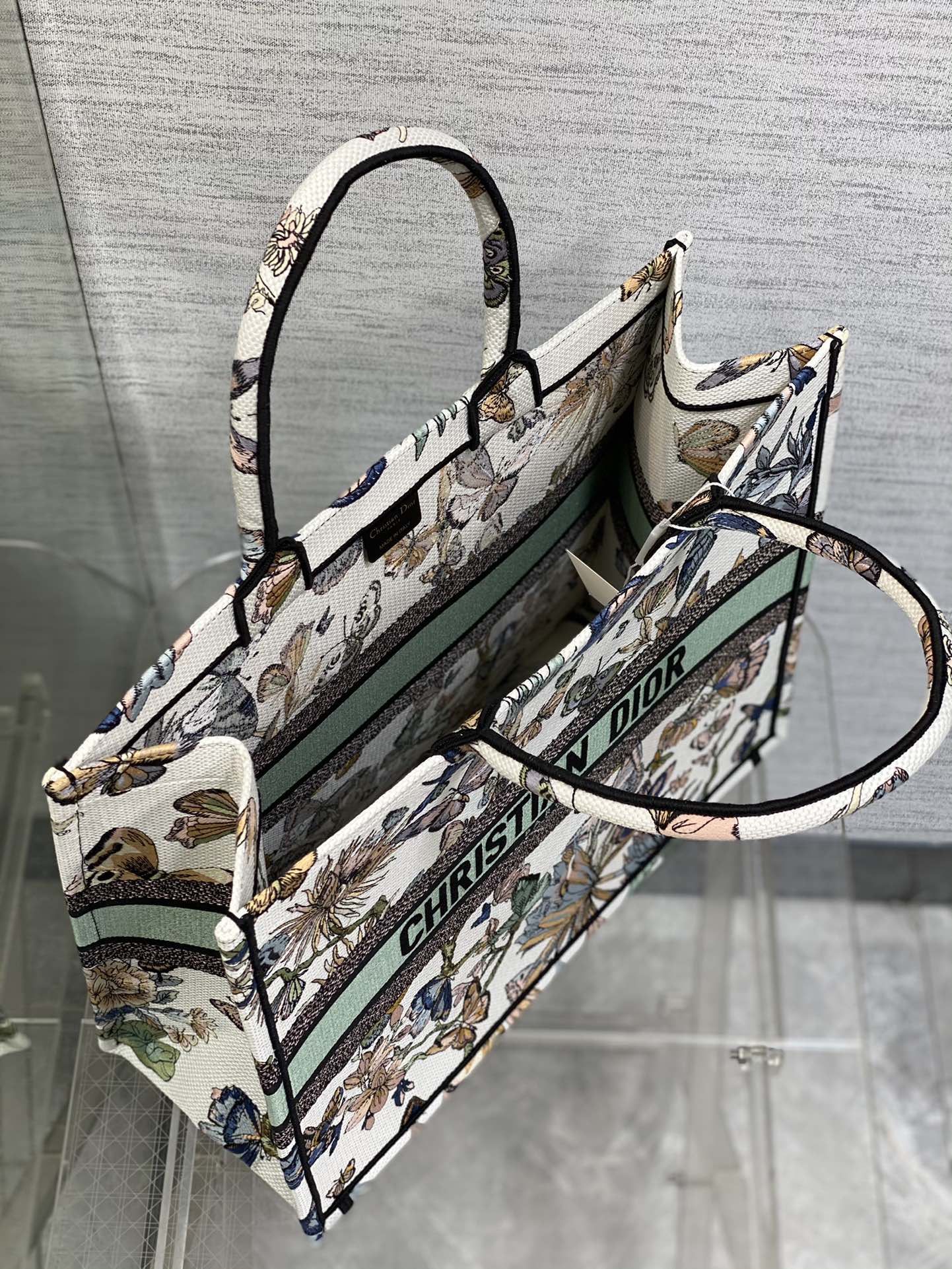 CD LARGE BOOK TOTE 41 IN COLORFUL EMBROIDERY