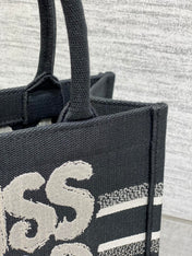 BOOK TOTE 26 IN BLACK MIX WHITE CANVAS 226506