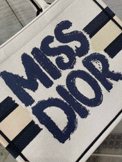 MEDIUM BOOK TOTE 36 IN WHITE MIX BLACK CANVAS 226504