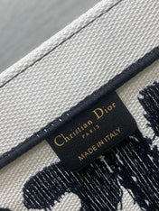 MEDIUM BOOK TOTE 36 IN WHITE MIX BLACK CANVAS 226504