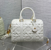 GROOVE 25 BAG IN WHITE MACROCANNAGE CALFSKIN WITH GOLD HARDWARE