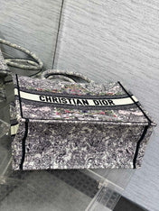 MEIDUM 36 BOOK TOTE IN COLORFUL CANVAS 226290