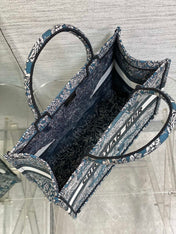 MEIDUM 36 BOOK TOTE IN BLACK CANVAS 226297