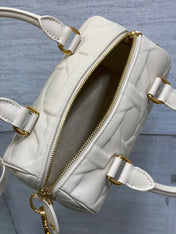 GROOVE 20 BAG IN WHITE CREAM MACROCANNAGE CALFSKIN WITH GOLD HARDWARE