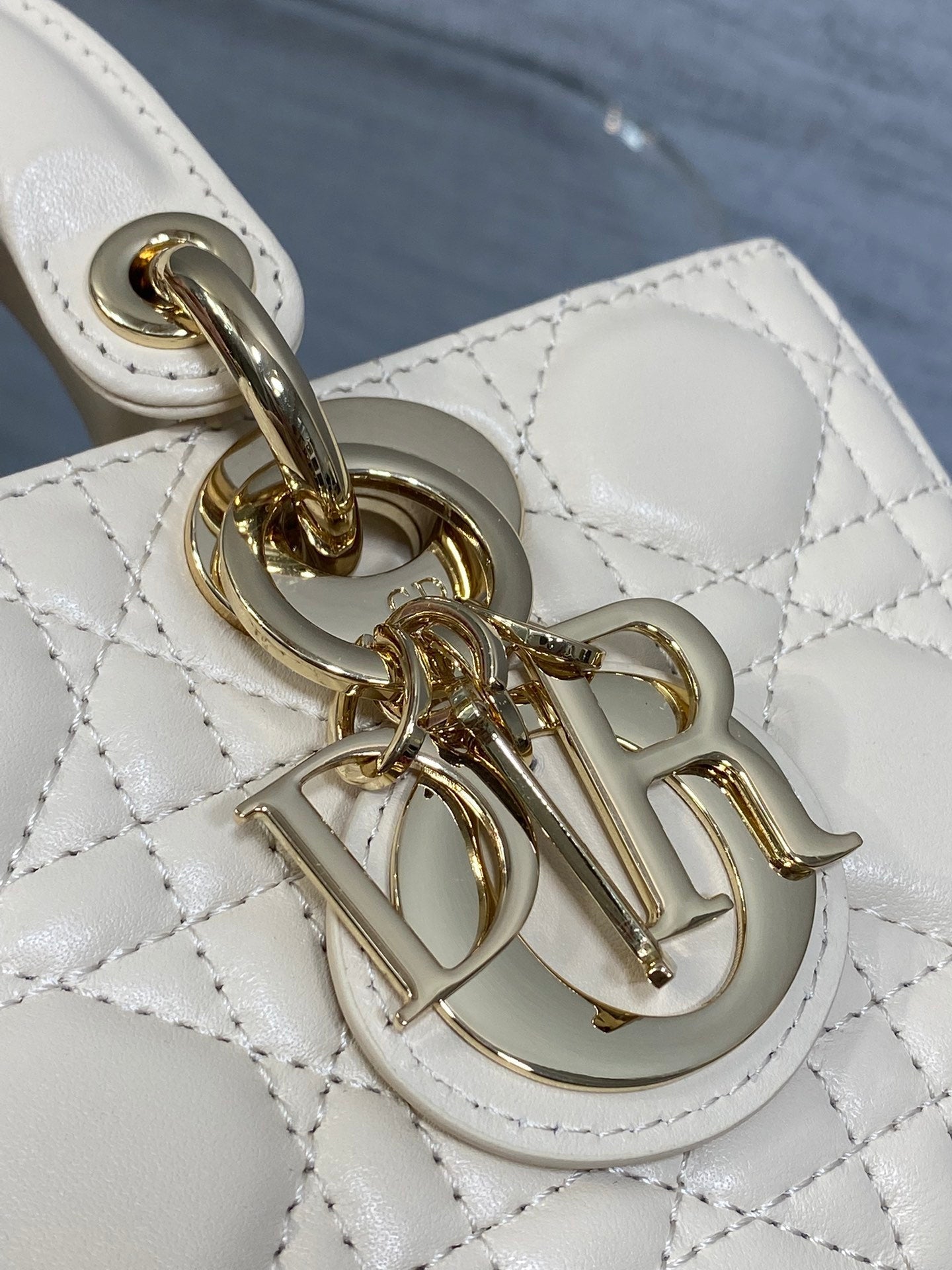 DIOR 25S SMALL LADY D-JOY 22 IN BEIGE LAMBSKIN GOLD HARDWARE