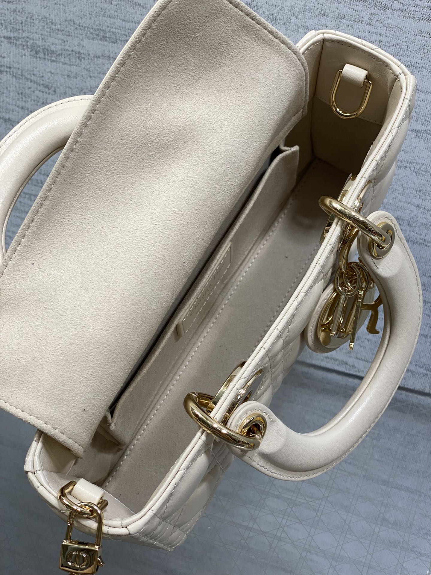 DIOR 25S SMALL LADY D-JOY 22 IN BEIGE LAMBSKIN GOLD HARDWARE