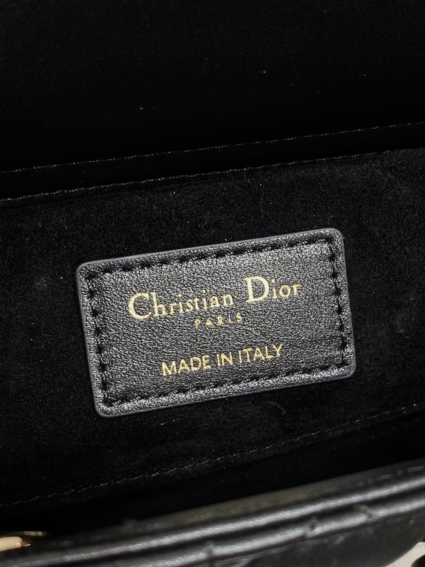 DIOR 25S SMALL LADY D‑JOY BAG 22 IN BLACK CALFSKIN GOLD HARDWRE