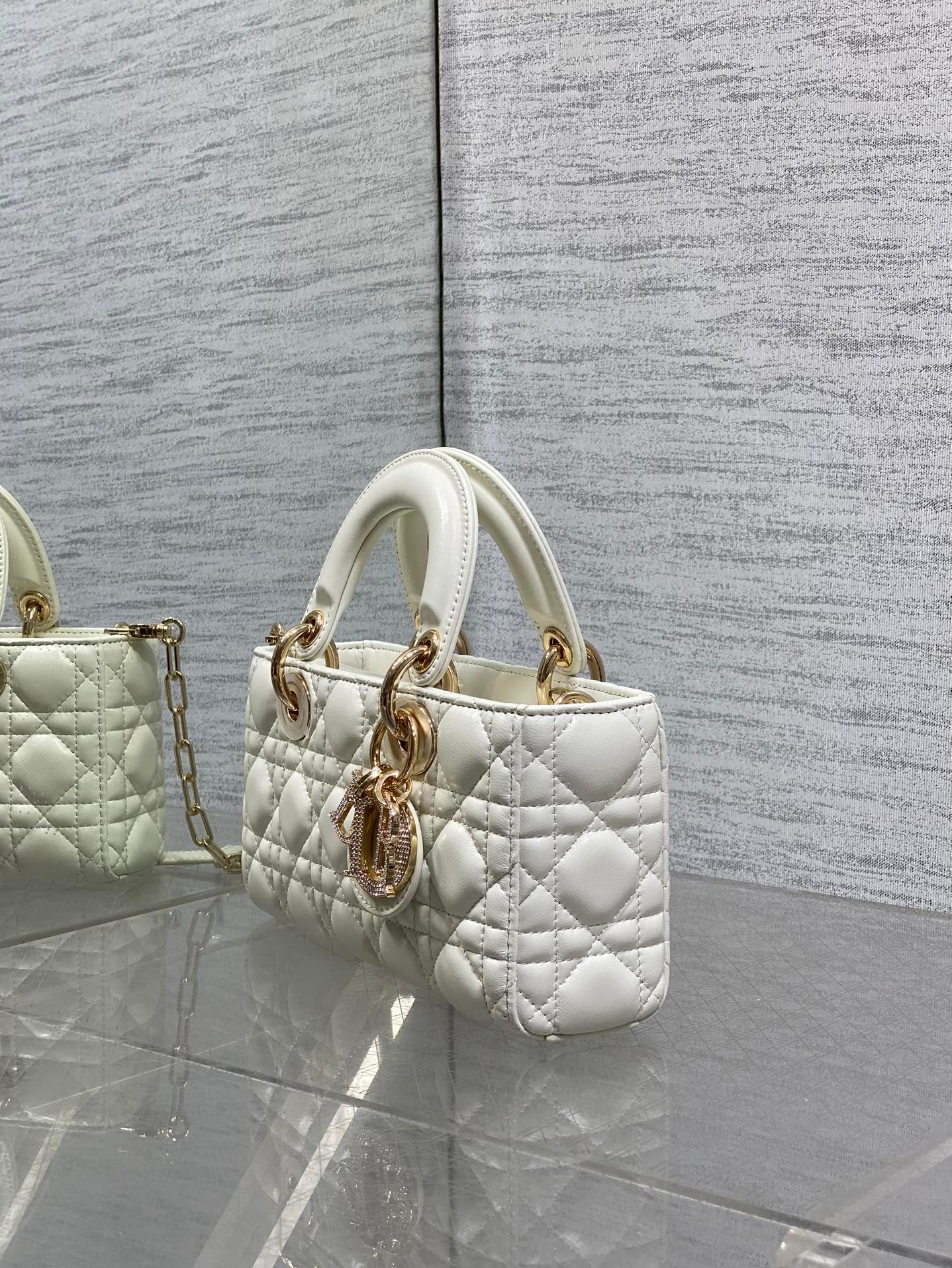 DIOR 25S SMALL LADY D‑JOY BAG 22 IN IVORY CALFSKIN GOLD HARDWRE