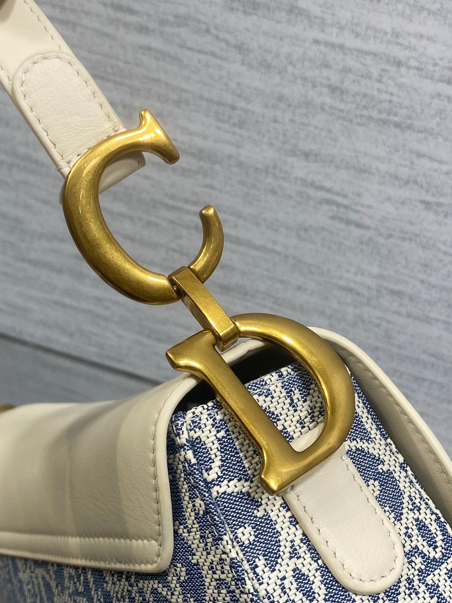 DIOR 25S SOFT SADDLE BAG 25 IN BLUE DIOR OBLIQUE CHAMBRAY AND IVORY SMOOTH CALFSKIN