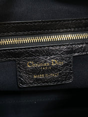 DIOR 25S MEDIUM VOYAGE BAG 28 IN BLACK FLAT MACROCANNAGE GRAINED GLOSSY CALFSKIN