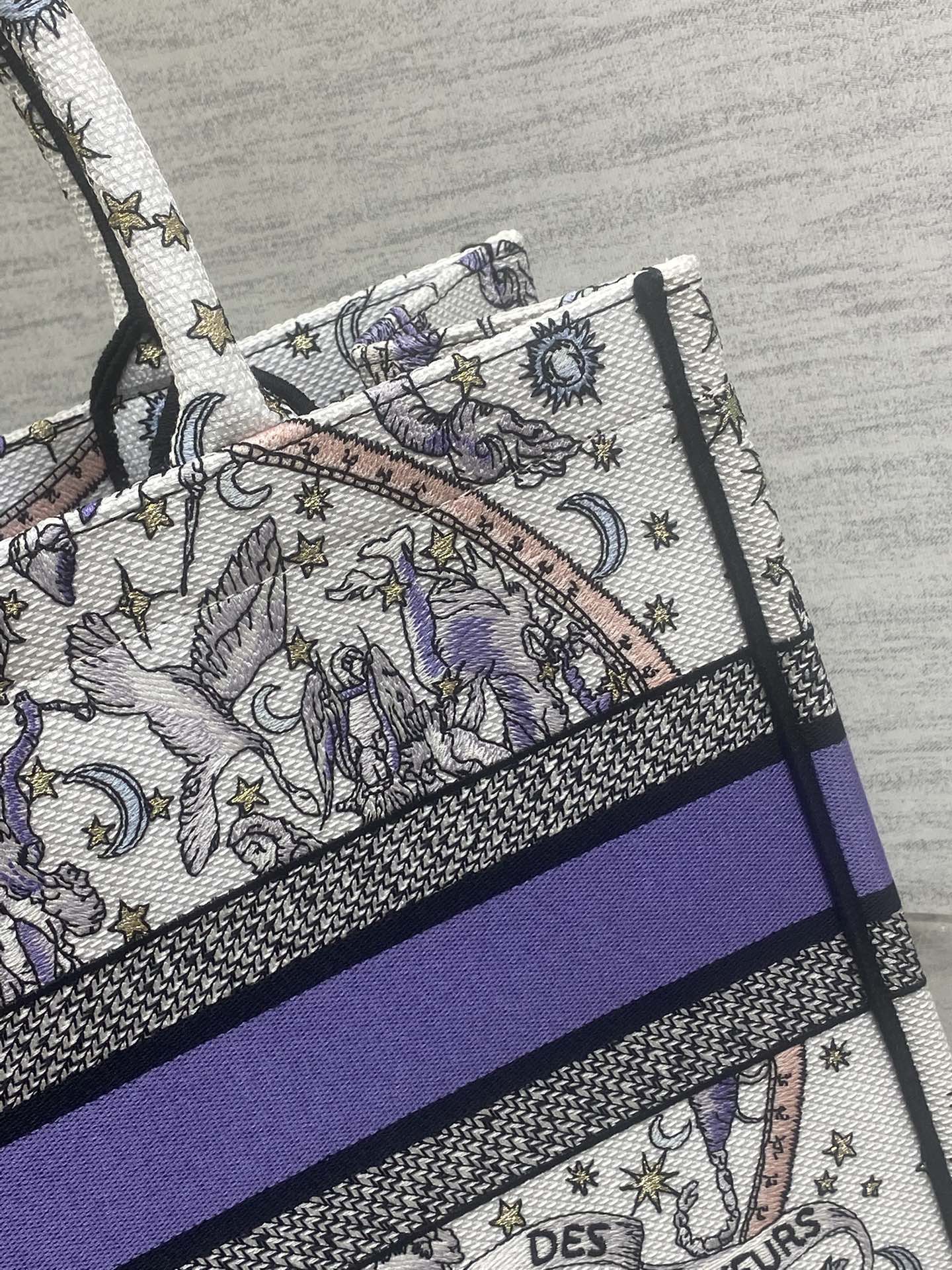 DIOR 25S LUCKY MEDIUM BOOK TOTE 36 IN WHITE AND PURPLE DIOR NIGHT OF DREAMS EMBROIDERY
