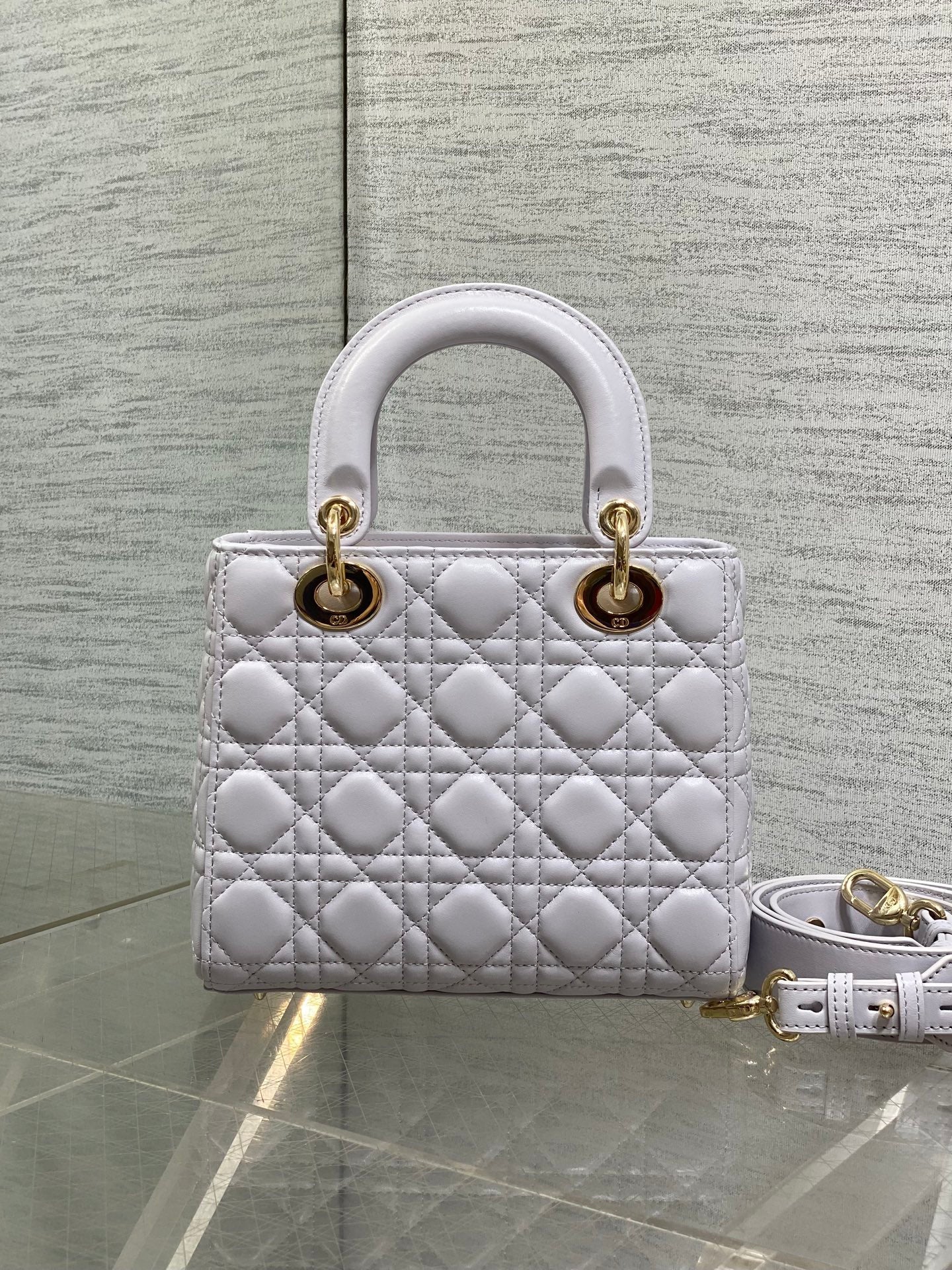 DIOR 25S LADY DIOR BAG 20 IN LILAC CANNAGE CALFSKIN GOLD HARDWARE