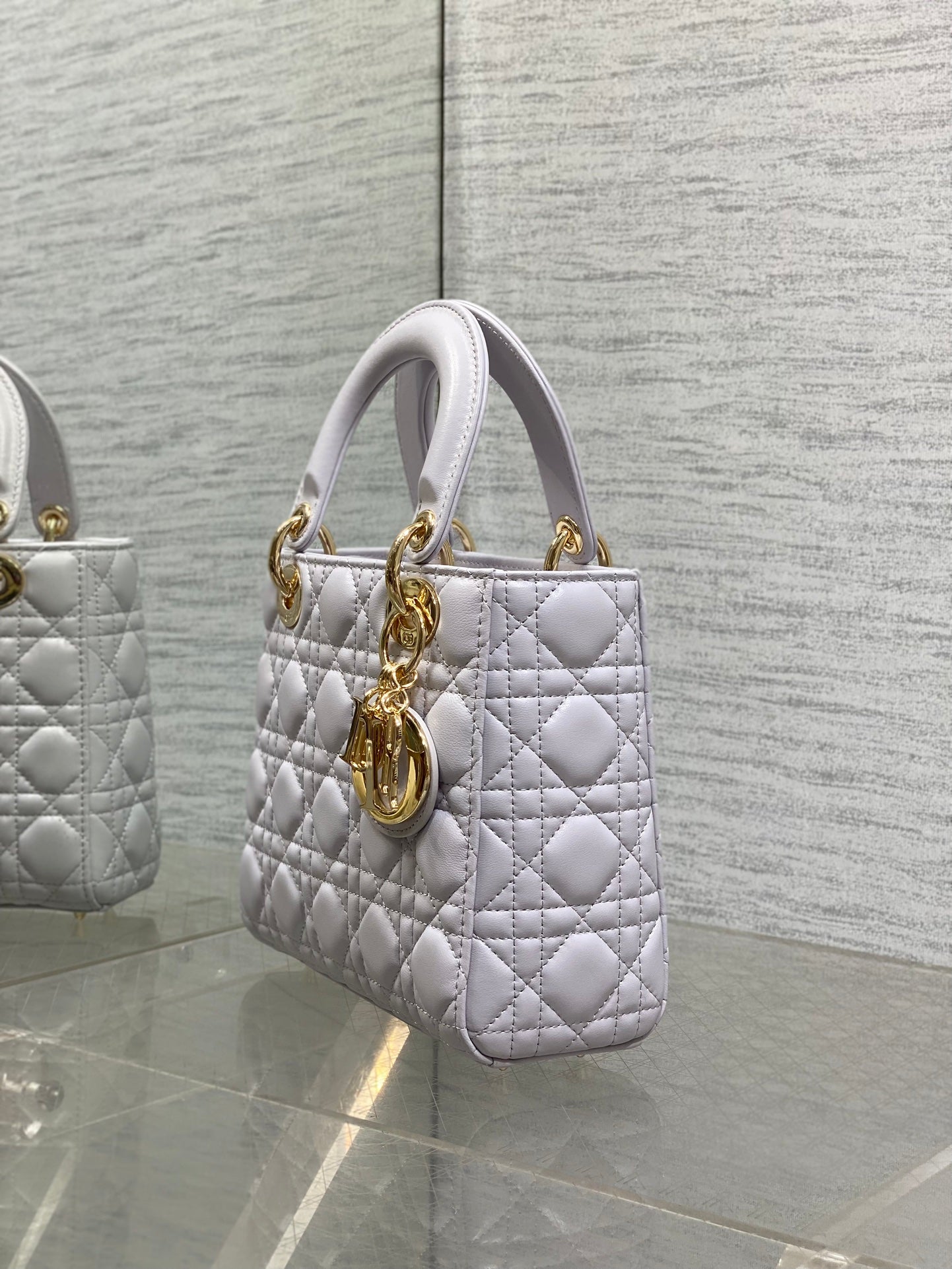 DIOR 25S LADY DIOR BAG 20 IN LILAC CANNAGE CALFSKIN GOLD HARDWARE