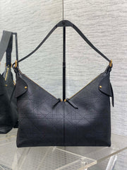 DIOR 25S VOYAGE BAG 34 IN BLACK FLAT MACROCANNAGE GRAINED CALFSKIN