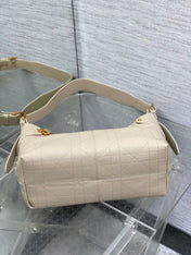 DIOR 25S MEDIUM VOYAGE BAG 28 IN POWDER BEIGE FLAT MACROCANNAGE GRAINED CALFSKIN