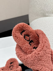 LW SHEARLING THONG SLIPPER IN BRICK