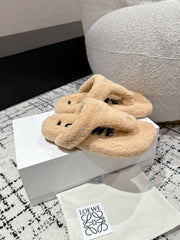 LW SHEARLING THONG SLIPPER IN PASTEL YELLOW