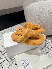 LW SHEARLING THONG SLIPPER IN BRONZE