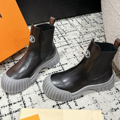 RUBY BOOTS IN BLACK AND CLOUD GRAY CALFSKIN