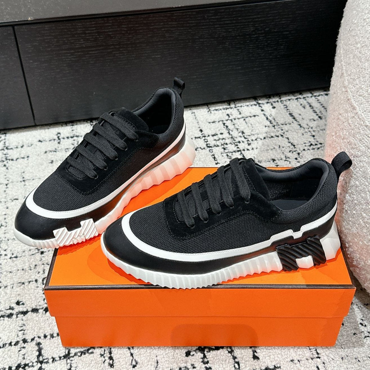 BOUNCING SNEAKER IN BLACK MIX WHITE CALFSKIN AND FABRIC