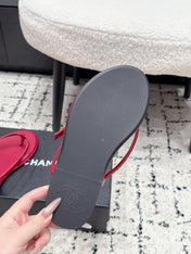 CHANEL 26S THONG SANDALS IN RED CALFSKIN WITH GOLD HARDWARE