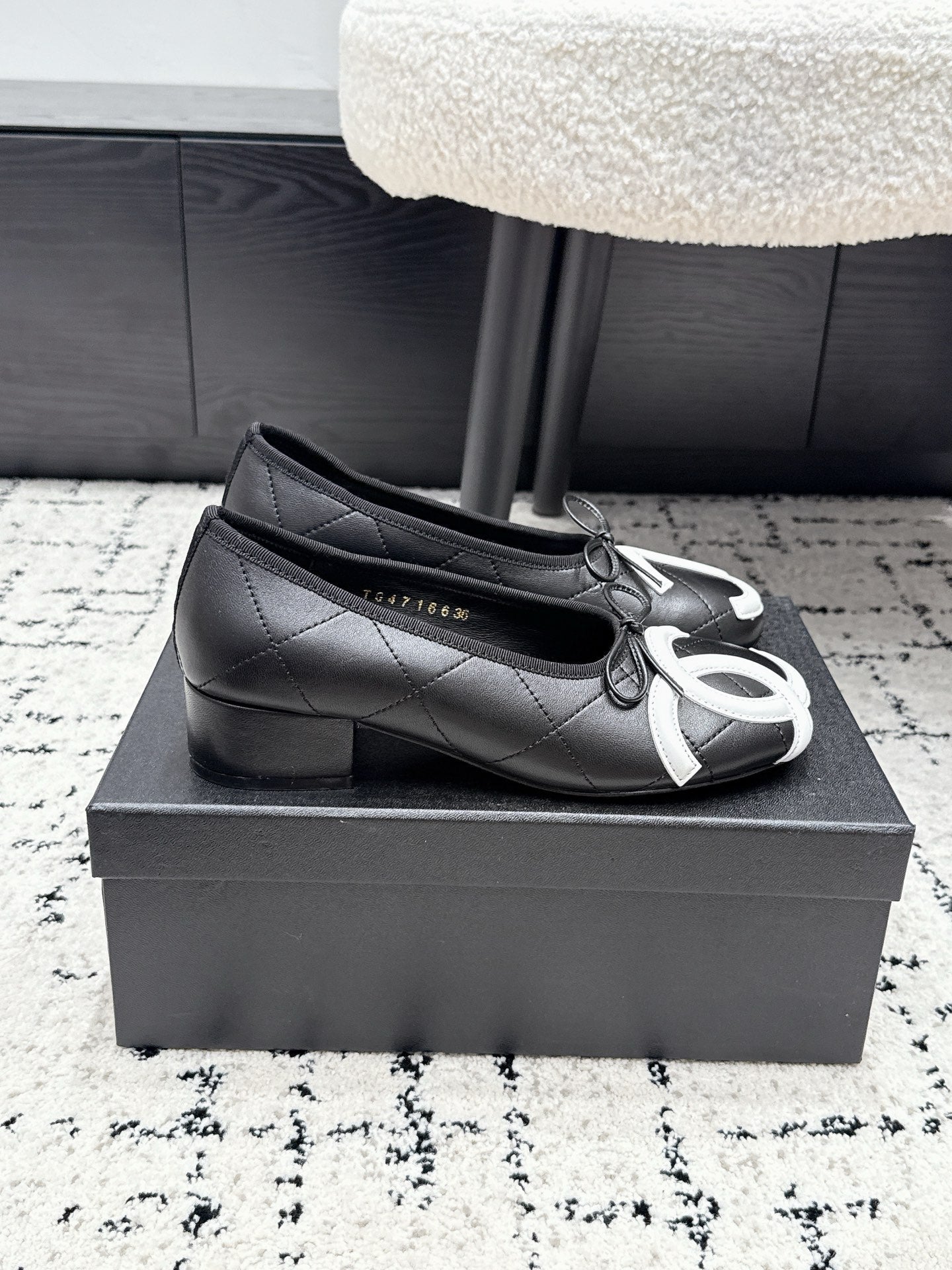 CHANEL 26S HIGH HEELS IN BLACK LAMBSKIN WITH BOW