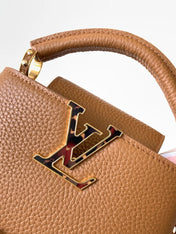 LV 25S CAPUCINES BAG 21 IN TAN CALFSKIN GOLD HARDWARE