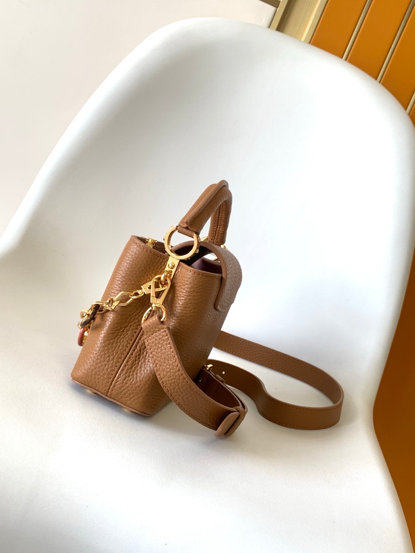 LV 25S CAPUCINES BAG 21 IN TAN CALFSKIN GOLD HARDWARE