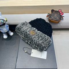 BEANIE HAT IN BLACK WOOL AND FLEECE 399548
