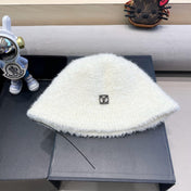 BUCKET HAT IN WHITE RABBIT FUR 404834