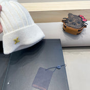 KNITTED BEANIE HAT IN WHITE WOOL AND FOX FUR 409790