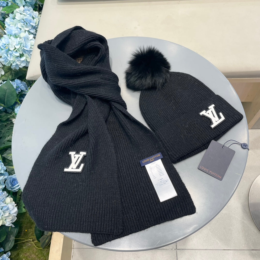 SET SCARF AND HAT IN BLACK WOOL AND FOX FUR 414772