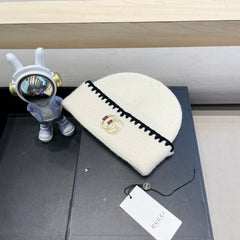 BEANIE HAT IN WHITE WOOL 416412