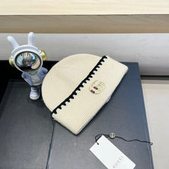 BEANIE HAT IN BEIGE WOOL 416415