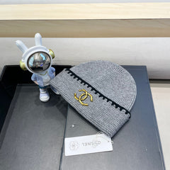 BEANIE HAT IN COAL GRAY WOOL 419780