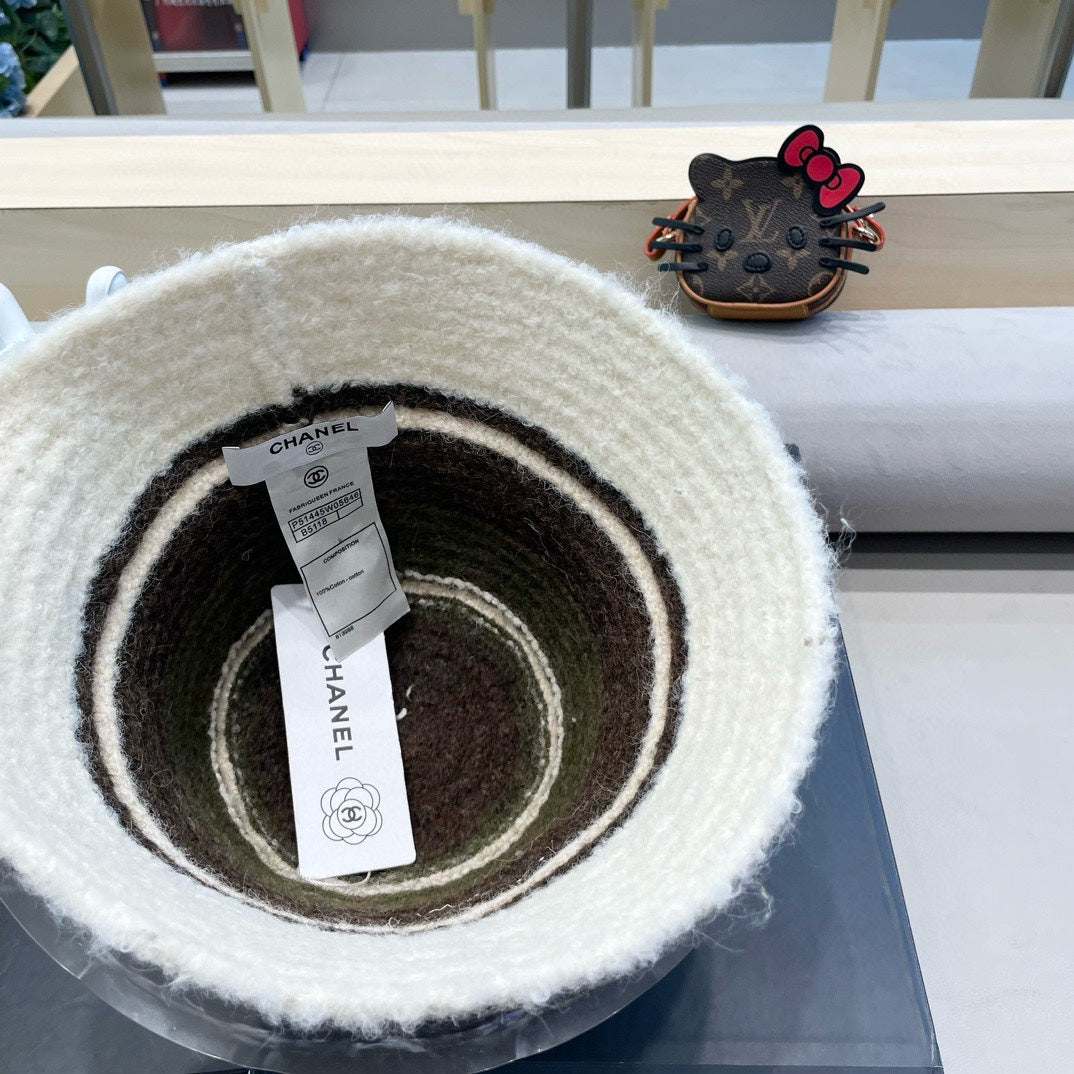 BUCKET HAT IN COLORFUL FLEECE 421131