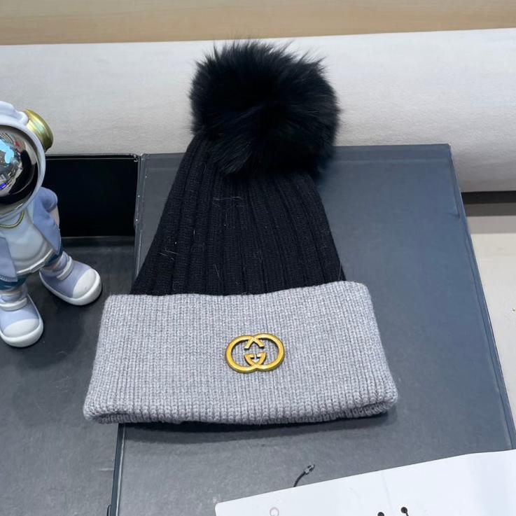 BEANIE HAT IN BLACK MIX DOLPHIN GRAY WOOL AND FOX FUR 422505