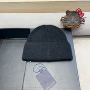 KNITTED BEANIE HAT IN BLACK FLEECE AND WOOL 426208