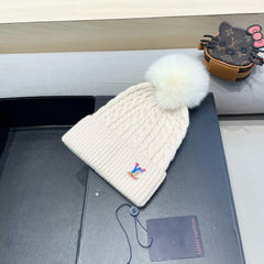 KNITTED BEANIE HAT IN BEIGE WOOL 426214