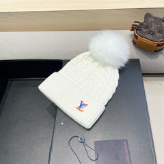 KNITTED BEANIE HAT IN WHITE WOOL 426215