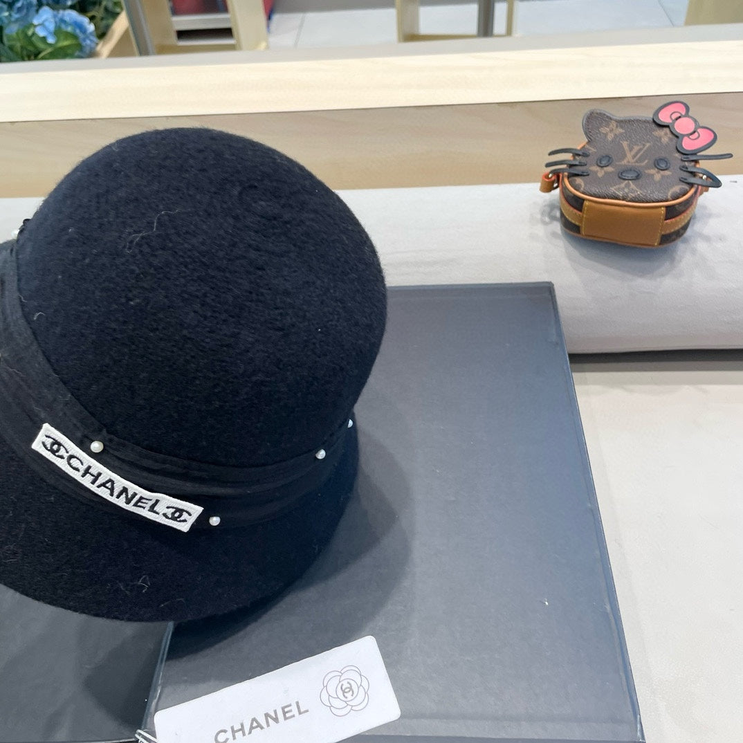 BUCKET HAT IN BLACK WOOL BLEND 426247